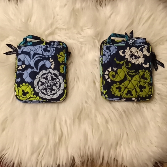 💕2 left! 💕Disney Mickey Vera Bradley mini bag - Picture 8 of 8